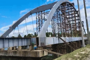 সুনামগঞ্জের শান্তিগঞ্জে দৃশ্যমান হচ্ছে স্বপ্নের আর্চ সেতু, স্থানীয়দের মধ্যে স্বস্তি