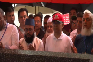 সিলেটে শাহজালাল (রহ.) মাজার জিয়ারত করলেন প্রধানমন্ত্রী তারেক রহমান