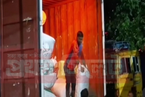 মৌলভীবাজারে ঘুষের বিনিময়ে অবৈধ জিরাভর্তি ট্রাক ছেড়ে দেওয়ার অভিযোগ