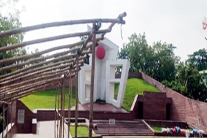 সিলেট শহীদ মিনারের বইমেলা বন্ধ কেন?