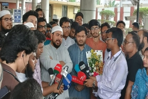 সংস্কার রক্ষায় ড. ইউনূসকে রাজপথে নামার আহ্বান নাহিদ ইসলামের