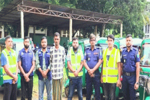মৌলভীবাজারে চুরি'র ৪৮ ঘন্টার মধ্যে ৬টি অটোরিকশা উদ্ধার