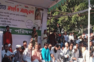 শাহবাগে একই মঞ্চে ৩০ রাজনৈতিক দলের নেতারা