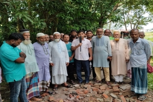 ছাতকে সড়ক সংস্কার ও পুনর্নির্মাণের দাবিতে এলাকাবাসীর মানববন্ধন