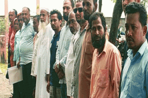 দোয়ারাবাজারে চকবাজার-রাবারড্যাম রাস্তা সংস্কারের দাবিতে মানববন্ধন