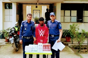 তাহিরপুরে বিপুল পরিমাণ ভারতীয় পণ্যসহ আটক ১