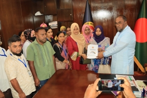 চাকরি নিয়ে অনিশ্চয়তায় সিসিকের শতাধিক স্বাস্থ্যকর্মী