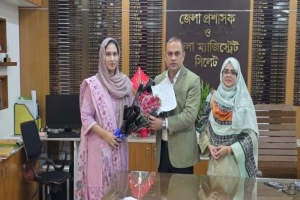 জেলা প্রশাসককে সিলেট উইমেন চেম্বার অব কমার্স অ্যান্ড ইন্ডাস্ট্রির ফুলেল শুভেচ্ছা
