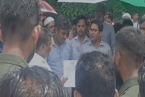 হবিগঞ্জে বালু নিলাম দিতে গিয়ে জনরোষে ইউএনওসহ নিলাম কমিটি