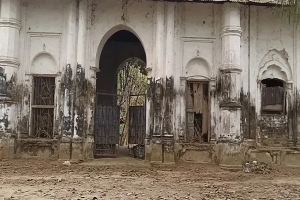 কমলগঞ্জে রক্ষণাবেক্ষণের অভাবে ধ্বংসের দ্বারপ্রান্তে ৩০০ বছরের জমিদার বাড়ি