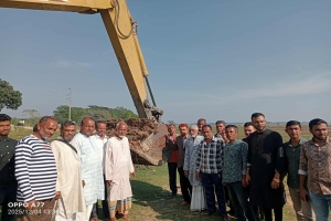 তাহিরপুরের হাওর জনপদে বারোমাসি খেলার মাঠ নির্মাণ কাজের উদ্বোধন