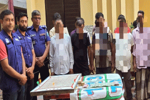 মৌলভীবাজারে জুয়ার আসর থেকে নগদ টাকা ও সরঞ্জামসহ আটক-১৮